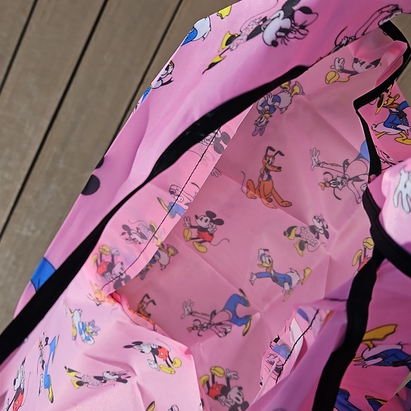 DISNEY AND FRIENDS FOLDAWAY TOTE - Picture 10 of 11